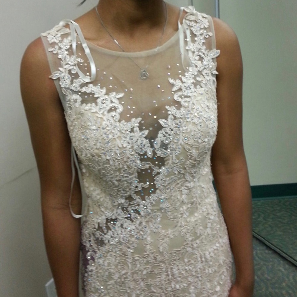 Cream lace prom dress - Picture 2 of 3